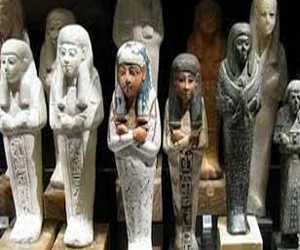   مصر اليوم - استعادة 36 قطعة أثرية تم الاستيلاء عليها من مخزن القنطرة أثناء الثورة